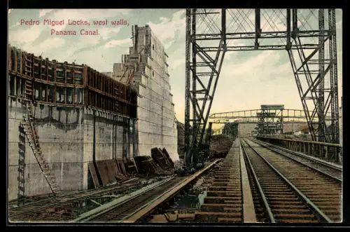 AK Panama Canal, Pedro Miguel Locks, west walls