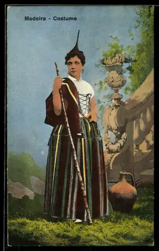 AK Madeira, Frau in landestypischer Tracht