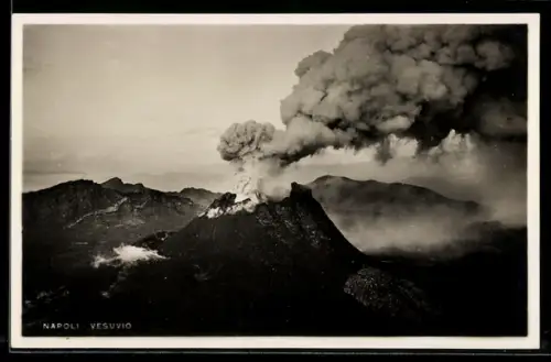 AK Napoli, Vesuvio, der rauchende Vulkan