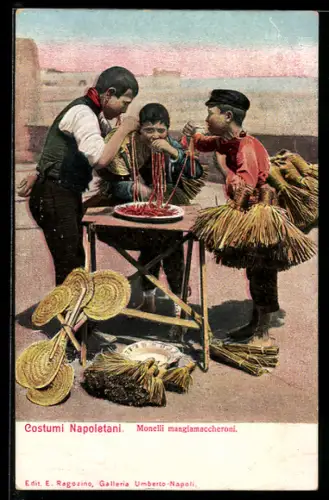 AK Neapel / Napoli, Pedlar`s Eating Macaroni