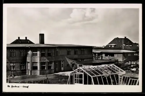 AK St. Peter-Ording, Gebäudeansicht mit Gewächshaus