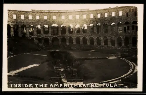 AK Pola, Inside the Amphitheatre