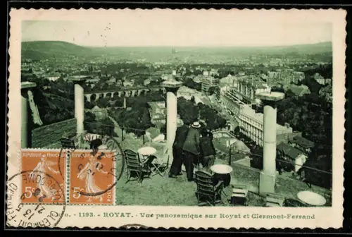 AK Royat, Vue panoramique sur Royat et Clermont-Ferrand