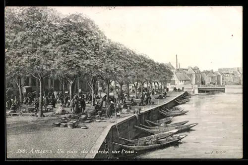 AK Amiens, Un coin du marché sur leau