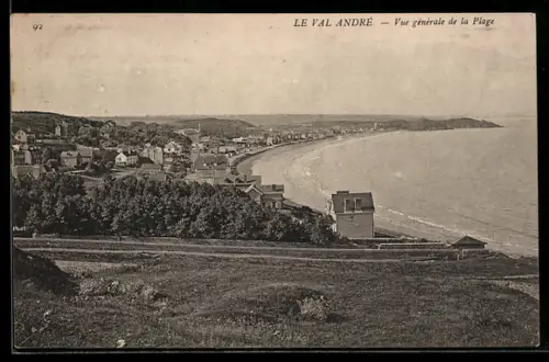 AK Le Val André, Vue générale de la Plage