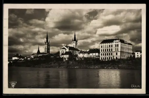 AK Tschaslau / Caslav, Panorama vom Wasser aus gesehen