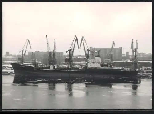 Fotografie Sowjetisches Frachtschiff Sotchi festgemacht im Hafen