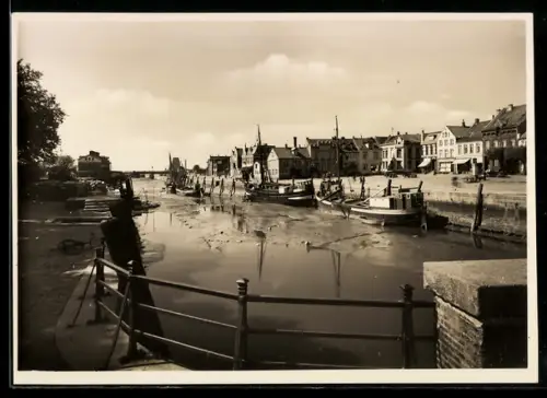 AK Husum, Im Hafen