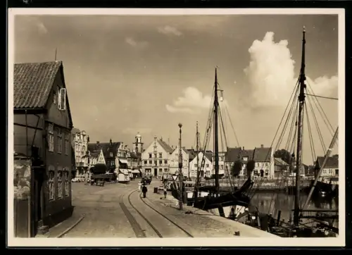AK Husum, Hafen mit Segelschiffen