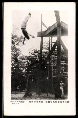 AK Japan, Sprungturm mit Turner im Salto