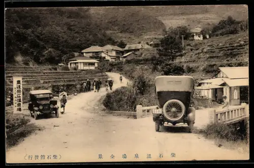 AK Shibaishi Onsen, Panorama mit Strasse, Autos und Brücke