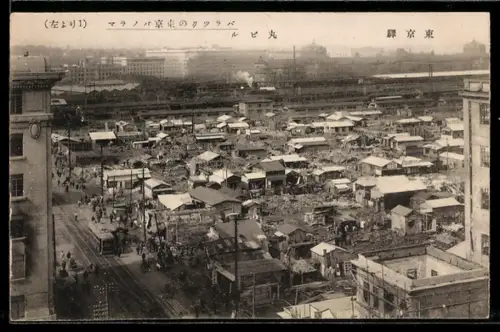 AK Tokyo, Barackensiedlung vor dem Bahnhof