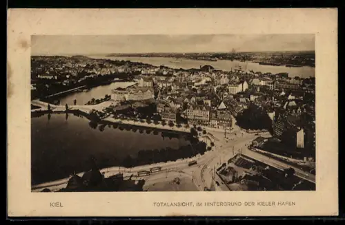 AK Kiel, Totalansicht, im Hintergrund der Kieler Hafen