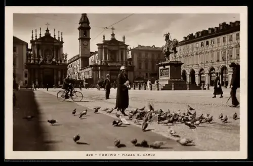AK Torino, Piazza S. Carlo con statue e passanti