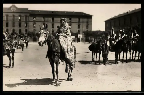 AK Torino, Carosello storico con cavalieri in abiti tradizionali
