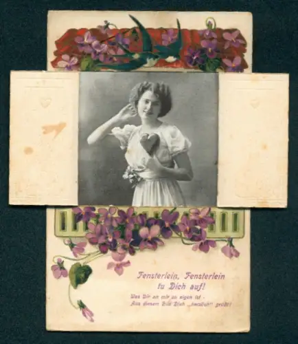 Mechanische-AK Junge Dame mit Herz hinter aufklappbaren Fensterläden