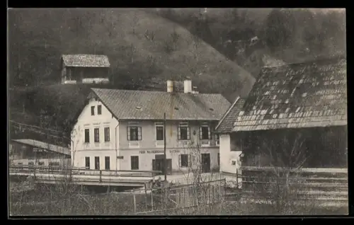 AK Weissenbach /Enns, Schwarzmühle, Gasthof Friedrich Walchenberger