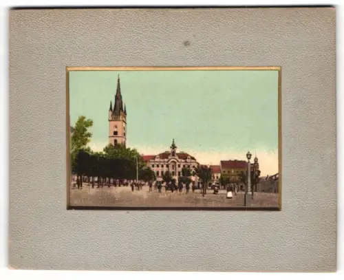 Fotografie unbekannter Fotograf, Ansicht Caslav, Ortsansicht mit Kirchturm 1901, Fotochromie