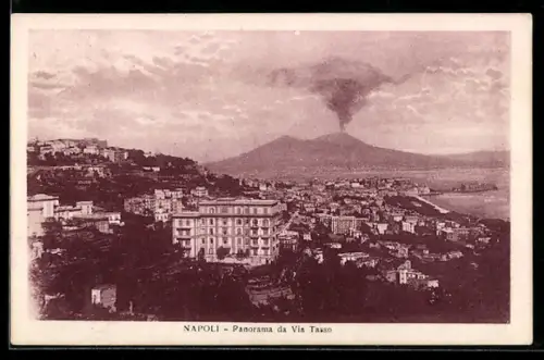 AK Napoli, Panorama da Via Tasso con vista del Vesuvio fumante