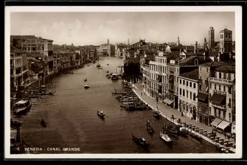 AK Venezia, Veduta del Canal Grande con gondole e edifici storici