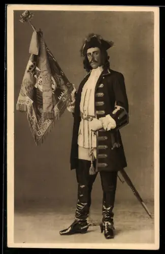 AK Torino, Carosello Storico, Uomo in costume storico con bandiera