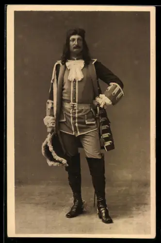 AK Torino, Carosello Storico, Uomo in costume storico con cappello e stivali