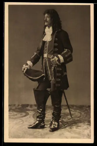 AK Torino, Carosello Storico, Uomo in abito storico con spada e stivali