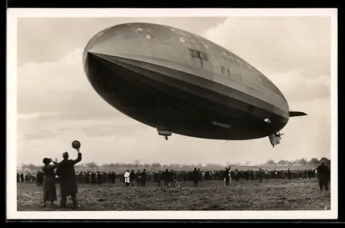 AK Zeppelin L.Z. 129 in der Luft