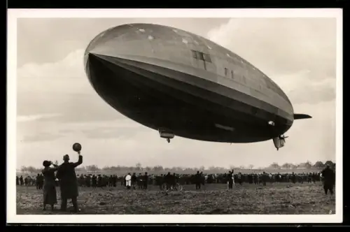 AK Zeppelin L.Z. 129 in der Luft