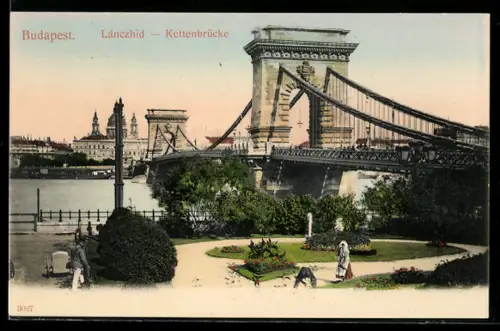 AK Budapest, Kettenbrücke von der Anlage aus