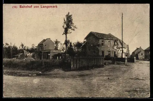 AK Langemark, Teilansicht mit zerstörtem Bahnhof
