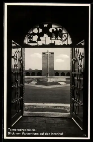 AK Hohenstein, Tannenbergdenkmal, Blick vom Fahnenturm auf den Innenhof
