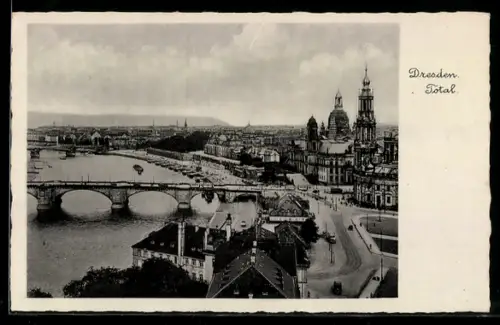 AK Dresden, Totalansicht mit Brücke und Frauenkirche