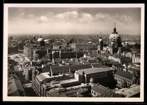 AK Berlin, Blick vom Rathausturm, Dom, Unter den Linden