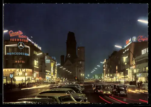 AK Berlin-Charlottenburg, Kurfürstendamm, Kaiser-Wilhelm-Gedächtniskirche, nächtliche Strassenszene