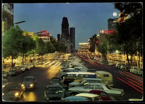 AK Berlin-Charlottenburg, Kurfürstendamm, Kaiser-Wilhelm-Gedächtniskirche, nächtliche Strassenszene