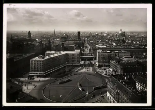 AK Berlin, Alexanderplatz mit Strassenbahnen aus der Vogelschau