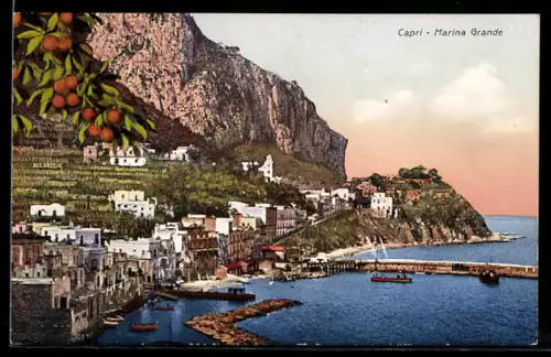 AK Capri, Marina Grande con vista sulla costa e barche nel porto