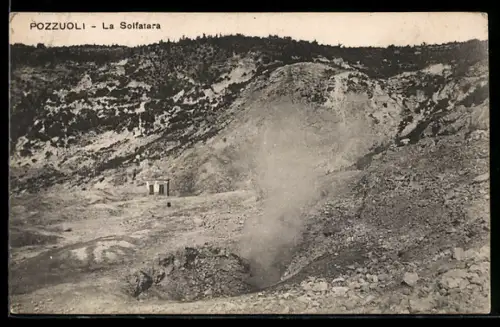 AK Pozzuoli, La Solfatara con fumo e paesaggio vulcanico