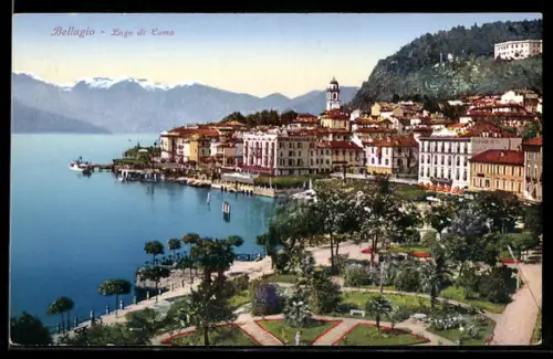 AK Bellagio /Lago di Como, Vista panoramica del borgo e giardini sul lago
