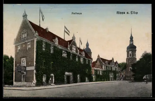 AK Riesa a. Elbe, Rathaus, Panorama mit Turm