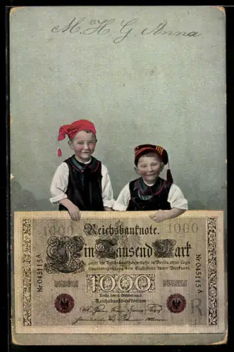 AK Zwei kleine Zipfelmützenträger präsentieren eine 1000-Mark-Banknote