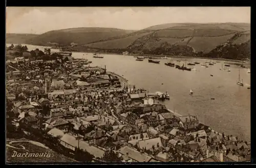 AK Dartmouth, Hafenansicht mit Flussmündung und Booten