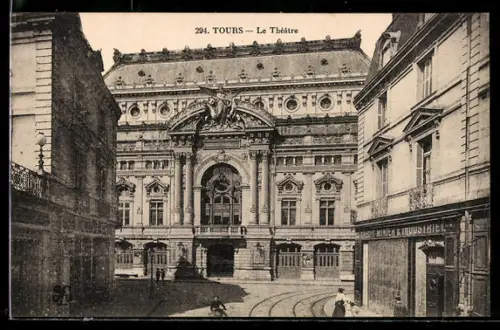 AK Tours, Le Théâtre