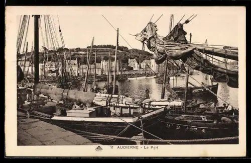AK Audierne, Le Port