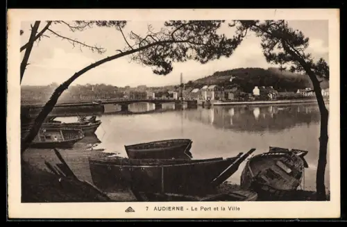 AK Audierne, Le Port et la Ville