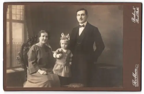 Fotografie R. Maerz, Berlin, Badstrasse 65, Familienporträt