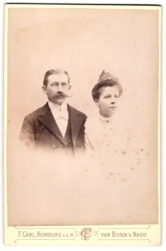 Fotografie F. Carl, Homburg v. d. H., Kaiser Friedrich-Promenade 57, Paarporträt