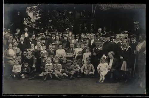 Foto-AK Bad Bertrich /Coblenz, Kurgesellschaft im Jahr 1913