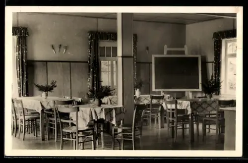 AK Oberreifenberg /Ts., Landheim des Frankfurter Goethe Realgymnasiums, Tagesraum